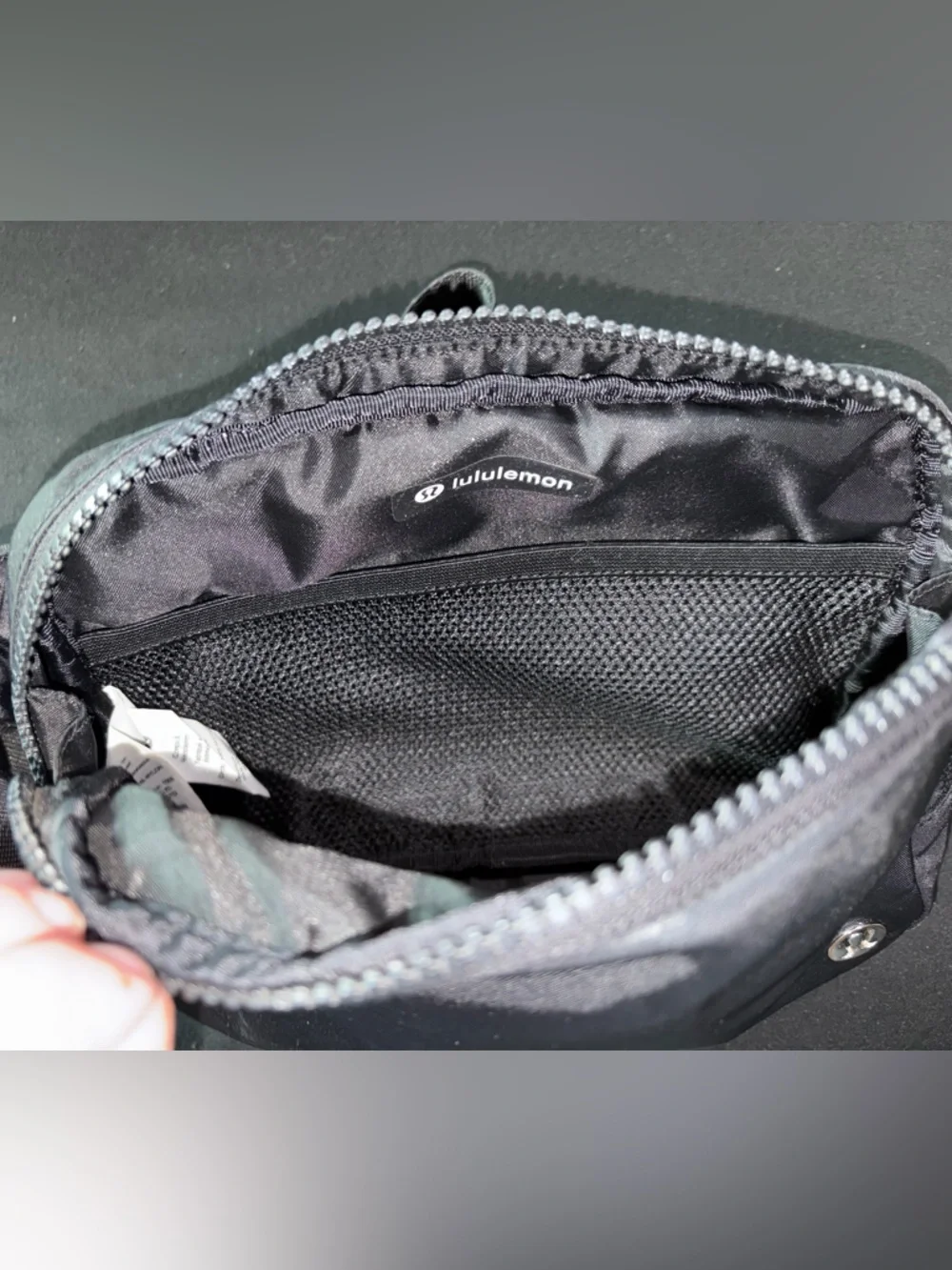 lululemon athletica 2L Black Waist Pack - Compact Everyday Belt Bag - Picture 2 of 4